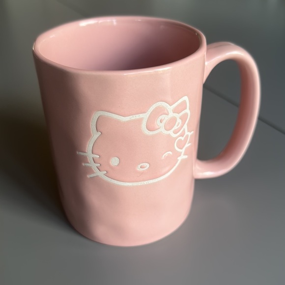 Hello Kitty winking kitty Mug in Pink, new without tag - Picture 2 of 5